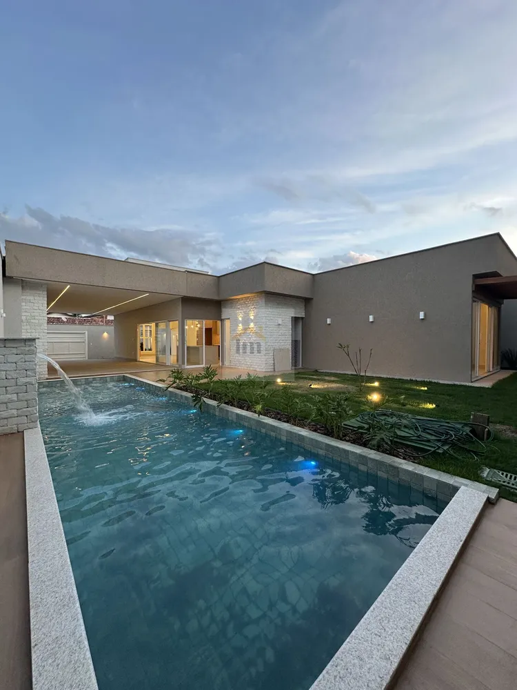 Casa, 4 quartos, 223 m² - Foto 1