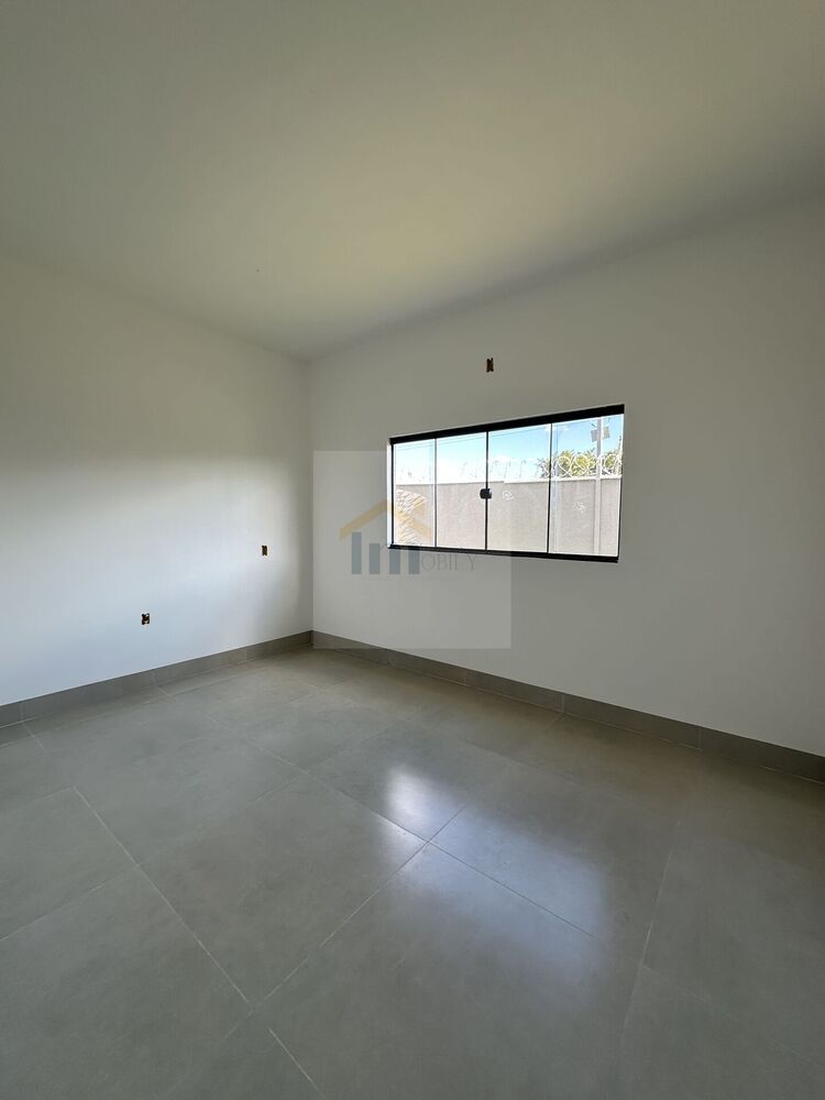 Casa à venda com 3 quartos, 103m² - Foto 1
