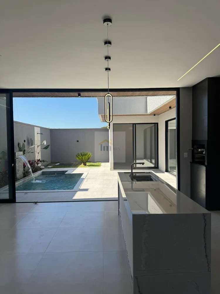 Casa, 3 quartos, 198 m² - Foto 1