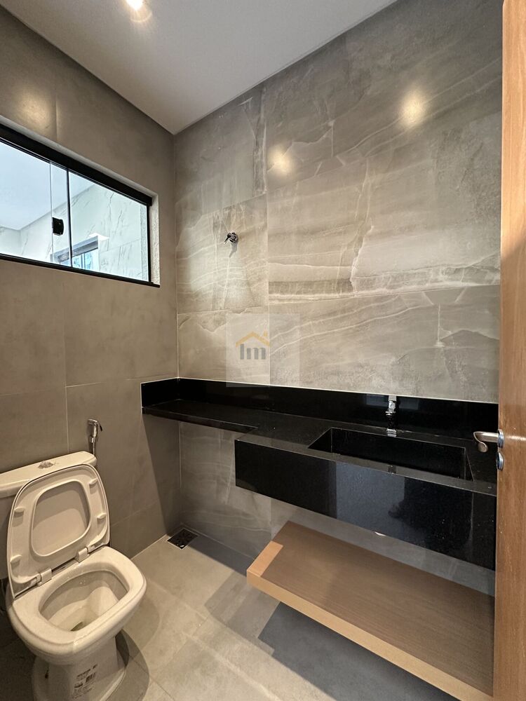Casa à venda com 4 quartos, 219m² - Foto 14