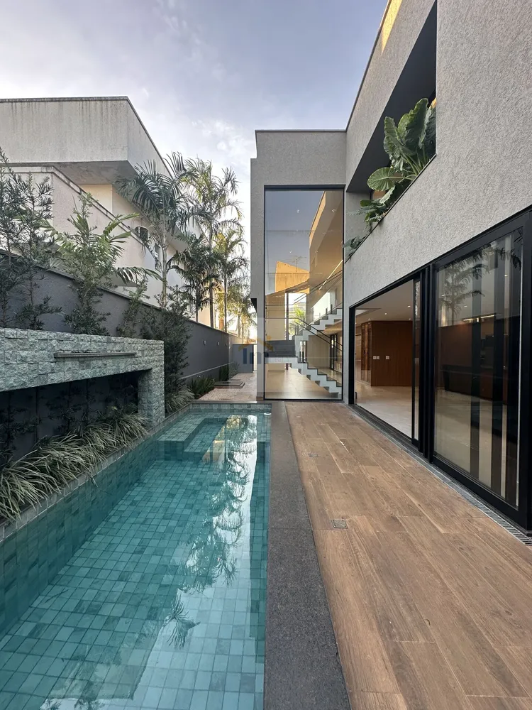 Casa, 5 quartos, 290 m² - Foto 1