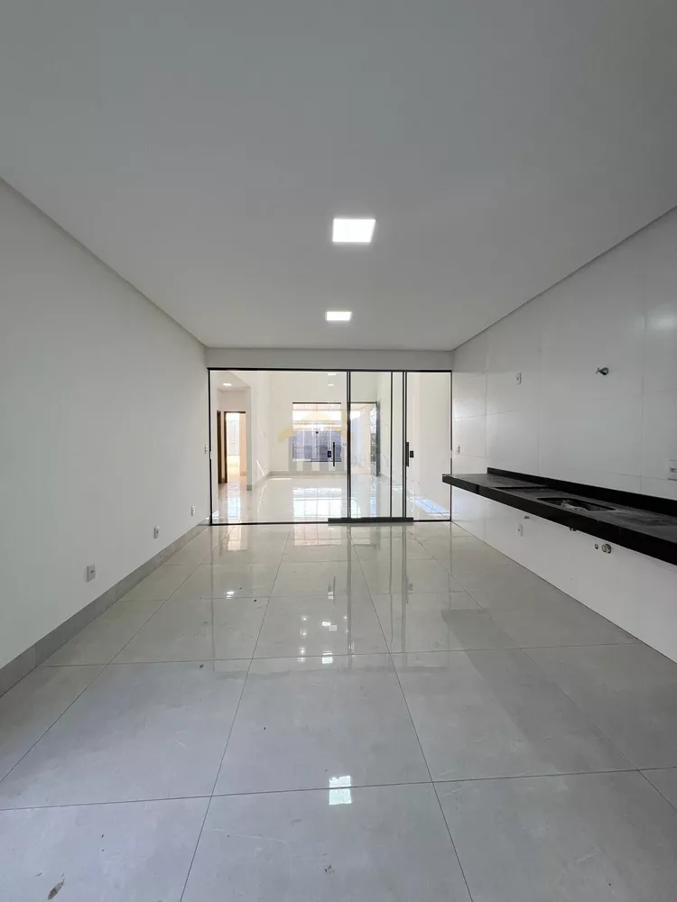 Casa à venda com 3 quartos, 151m² - Foto 4