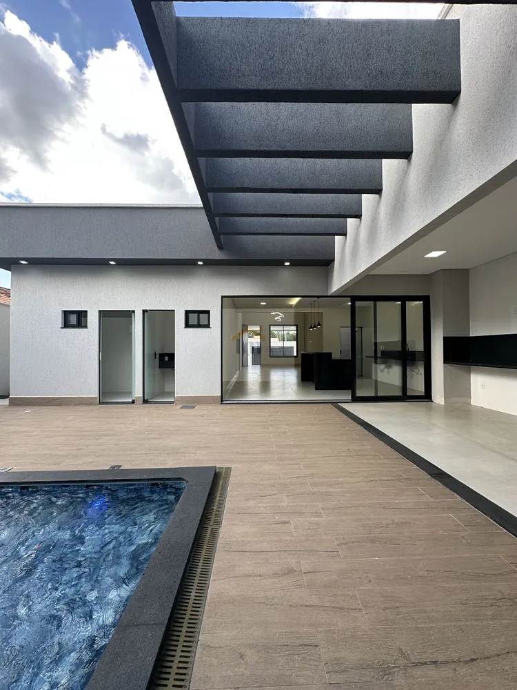 Casa, 3 quartos, 214 m² - Foto 1
