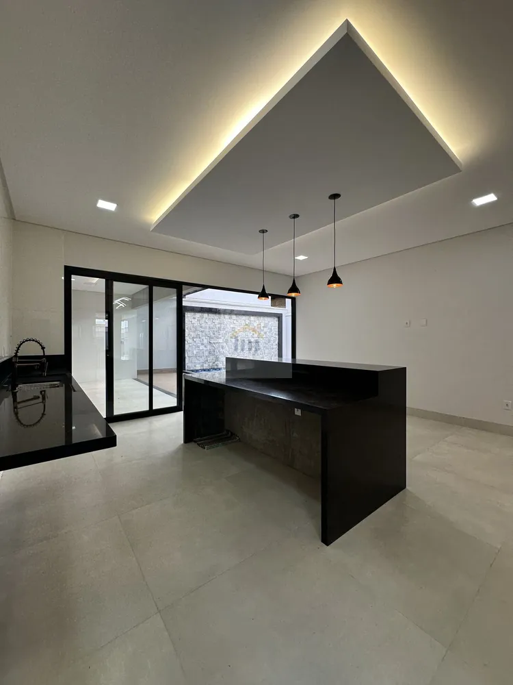 Casa, 3 quartos, 214 m² - Foto 4