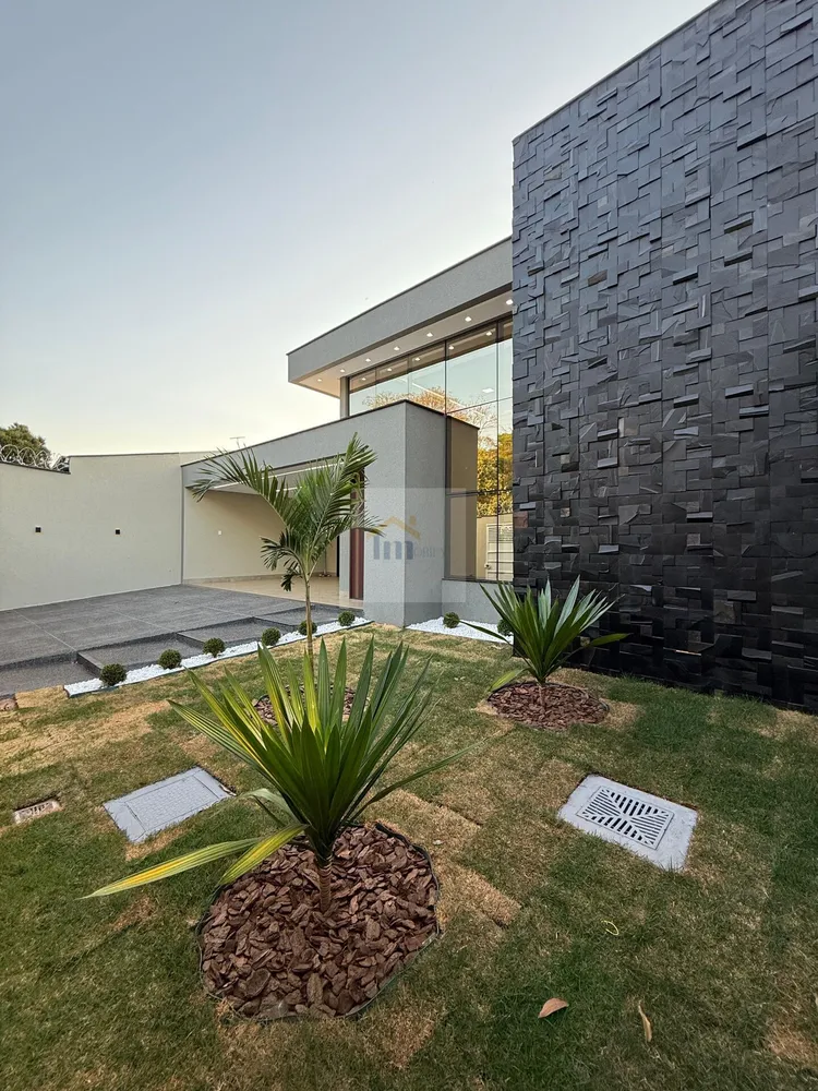 Casa, 3 quartos, 218 m² - Foto 1