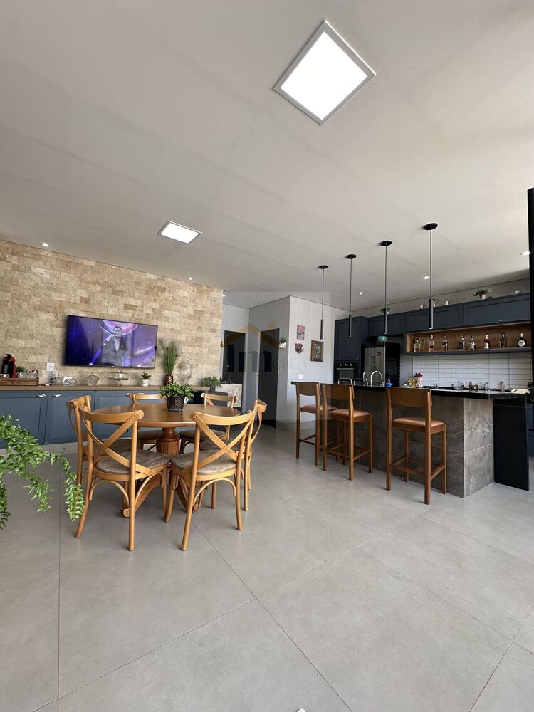 Casa, 3 quartos, 256 m² - Foto 4