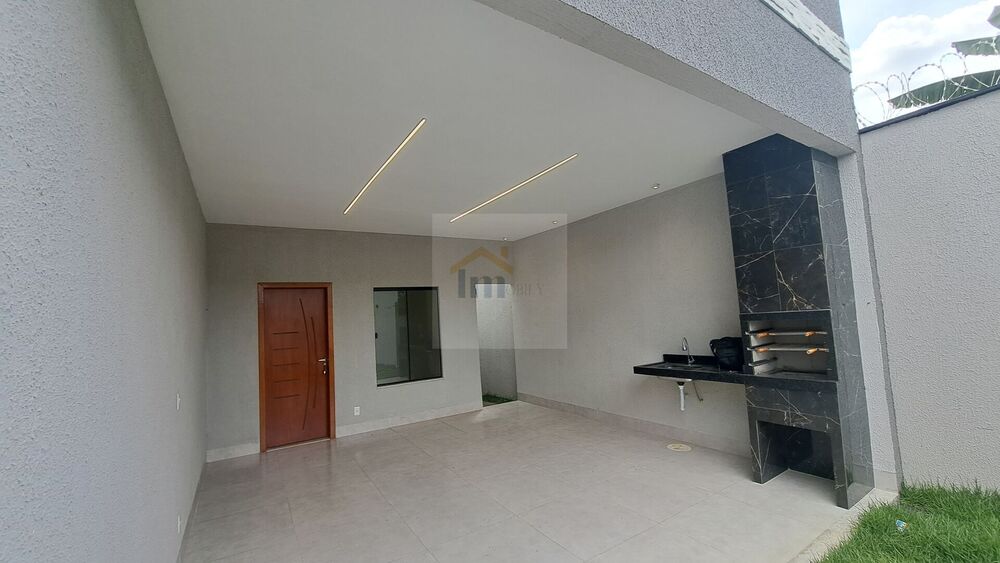 Casa à venda com 2 quartos, 84m² - Foto 1