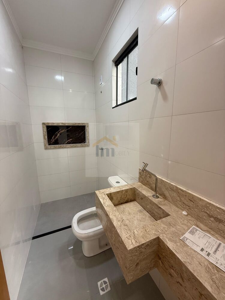 Casa à venda com 3 quartos, 132m² - Foto 2