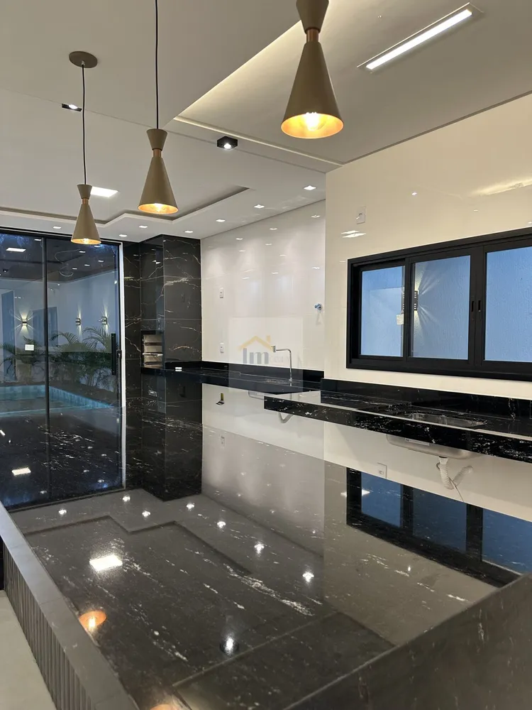 Casa, 4 quartos, 200 m² - Foto 1