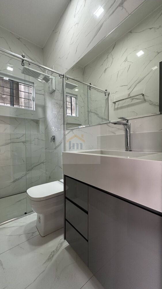 Casa à venda com 2 quartos, 120m² - Foto 1