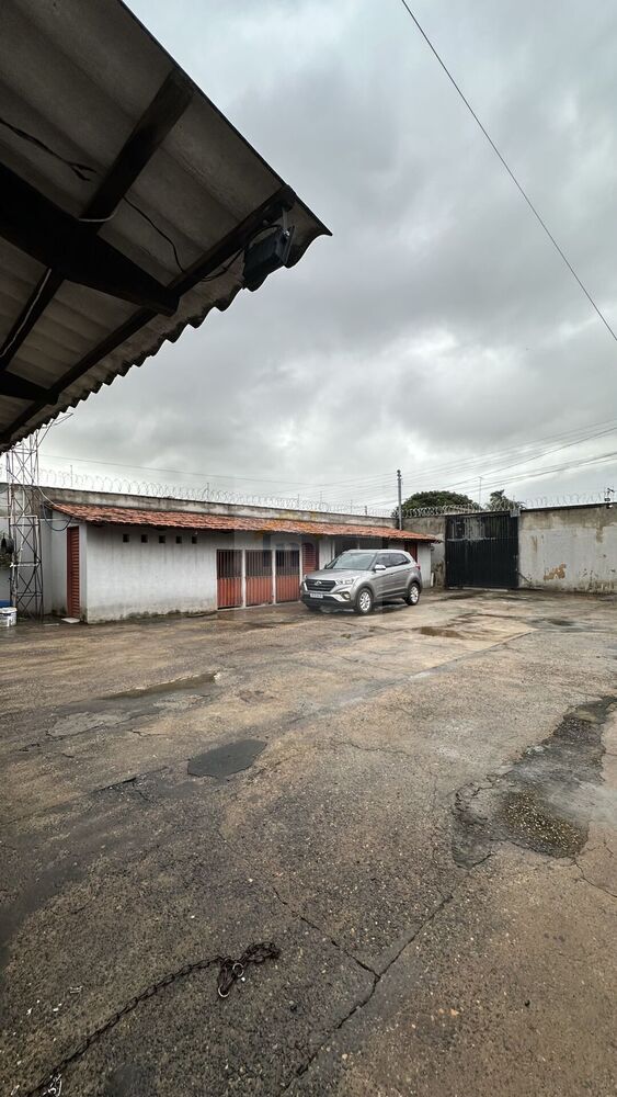 Casa à venda com 2 quartos, 120m² - Foto 2