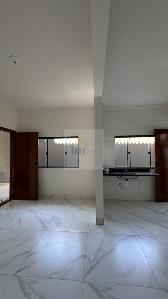 Casa à venda com 3 quartos, 98m² - Foto 2