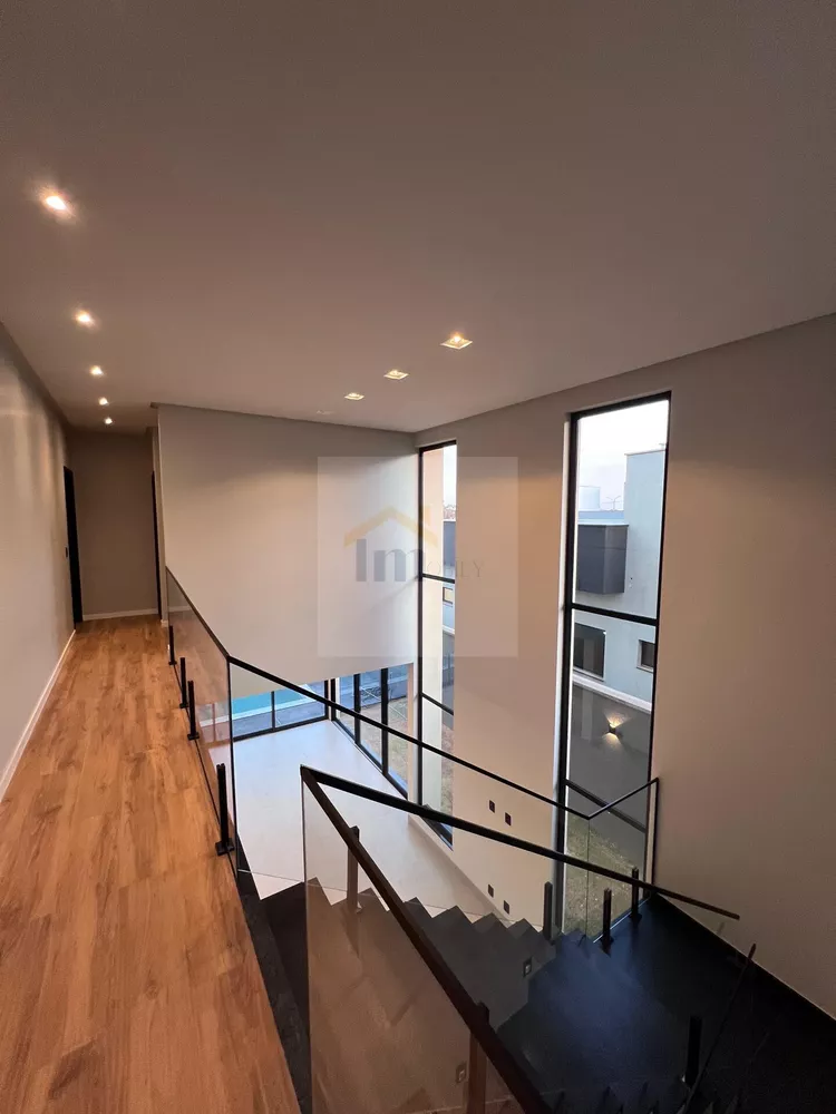 Casa à venda com 5 quartos, 251m² - Foto 1