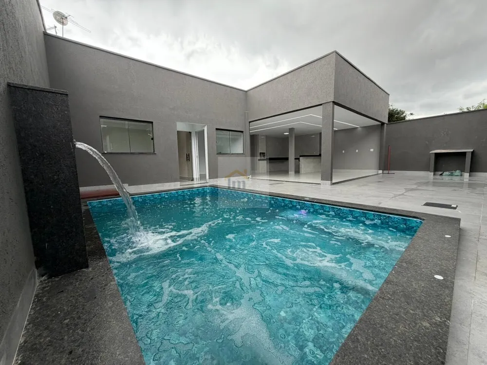 Casa, 3 quartos, 224 m² - Foto 1