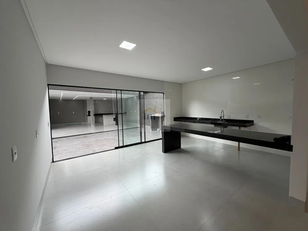 Casa, 3 quartos, 224 m² - Foto 2