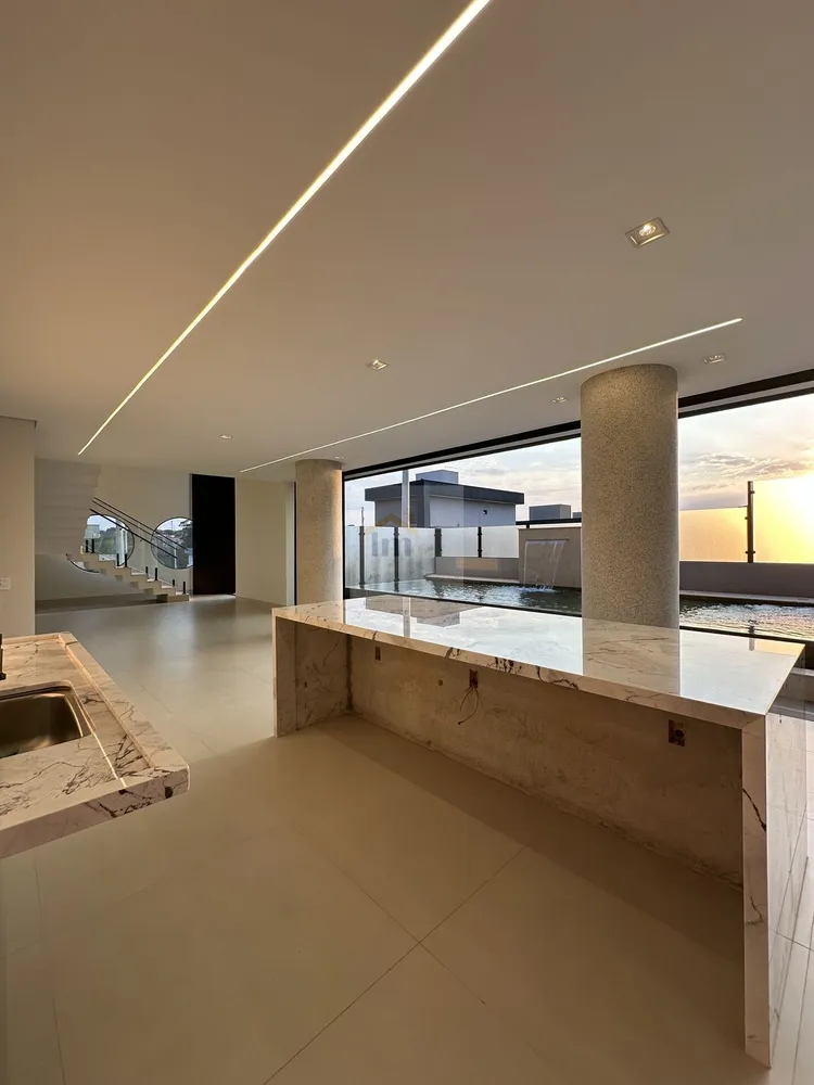 Casa, 3 quartos, 285 m² - Foto 1