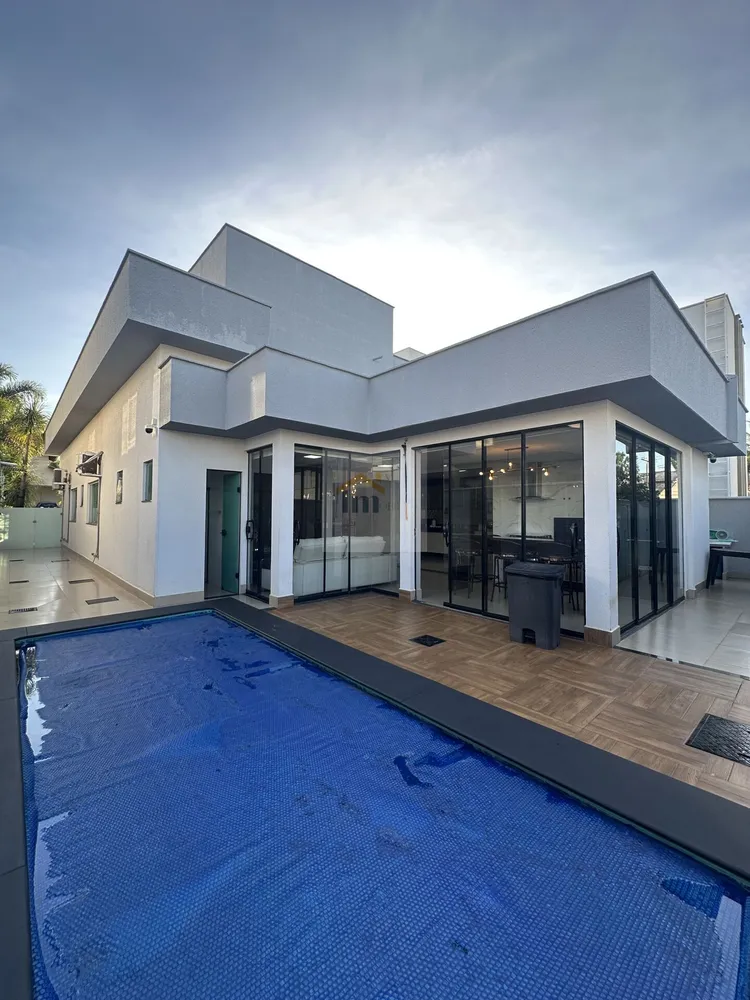 Casa, 3 quartos, 206 m² - Foto 1