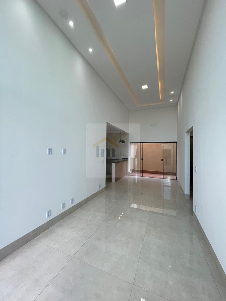 Casa à venda com 3 quartos, 99m² - Foto 1