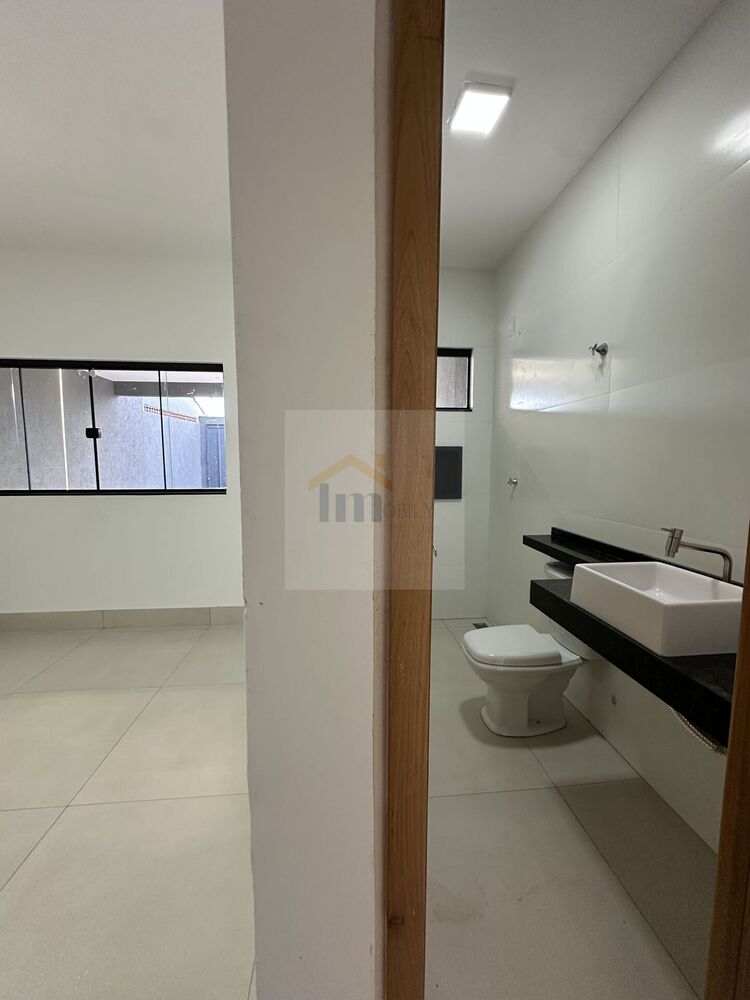 Casa à venda com 3 quartos, 175m² - Foto 1
