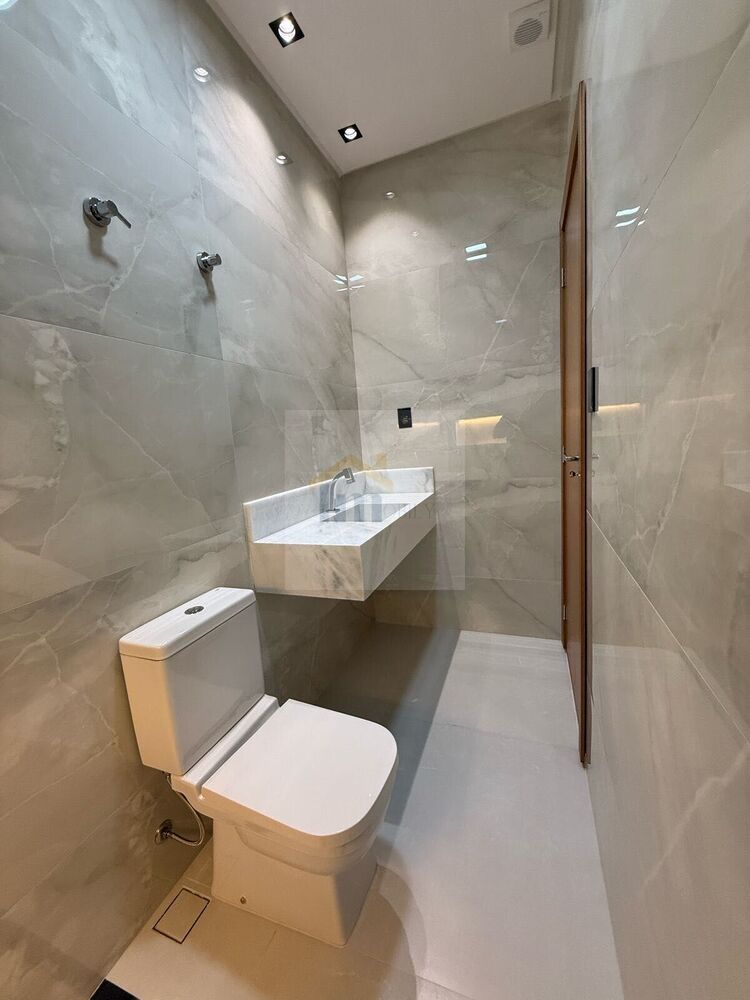 Casa à venda com 3 quartos, 155m² - Foto 2
