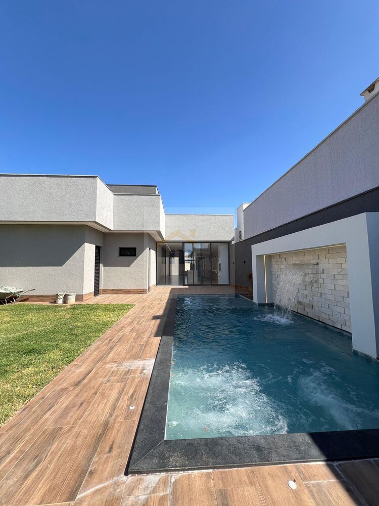 Casa, 3 quartos, 209 m² - Foto 2