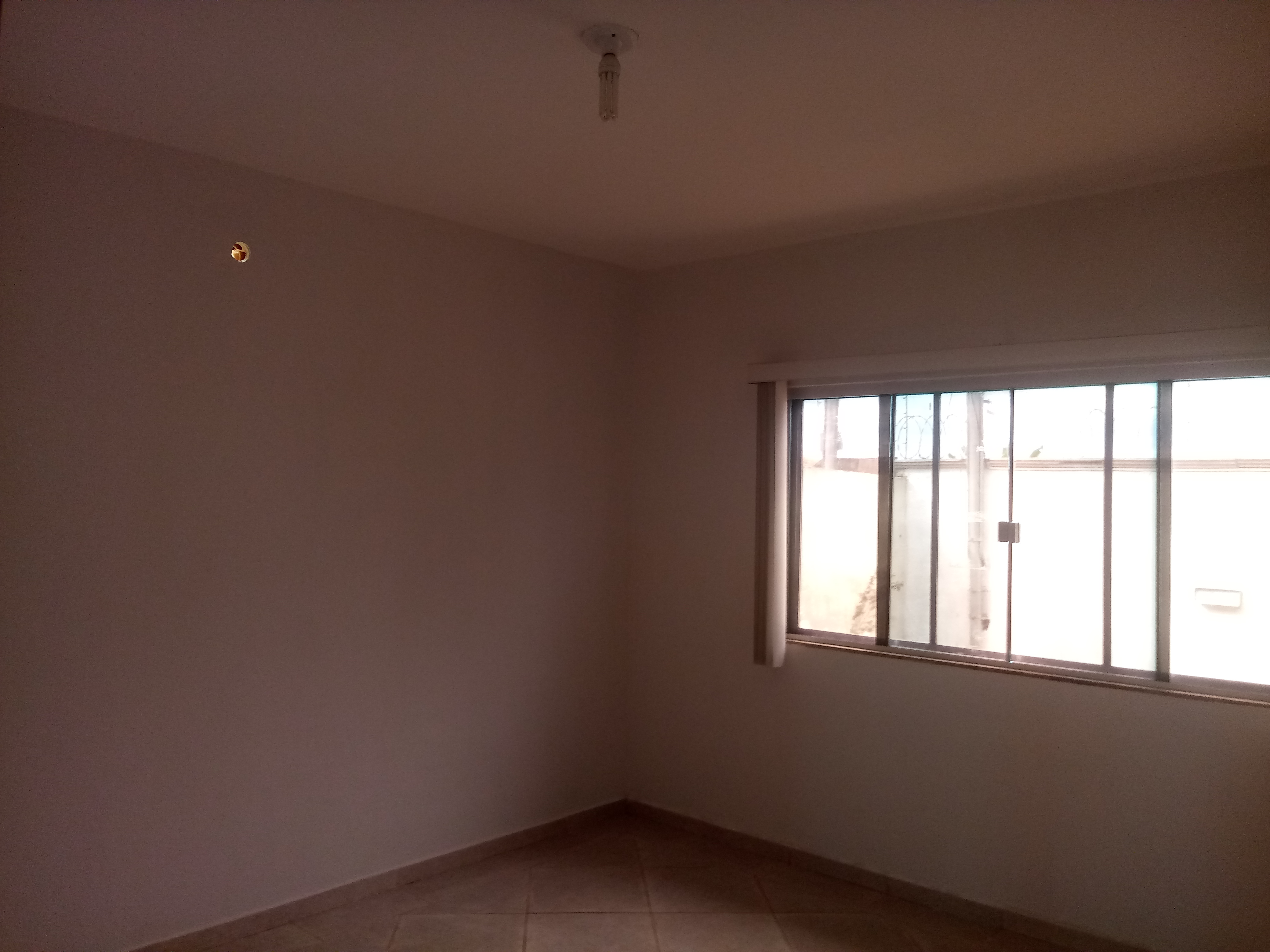 Casa à venda e aluguel com 3 quartos, 140m² - Foto 3