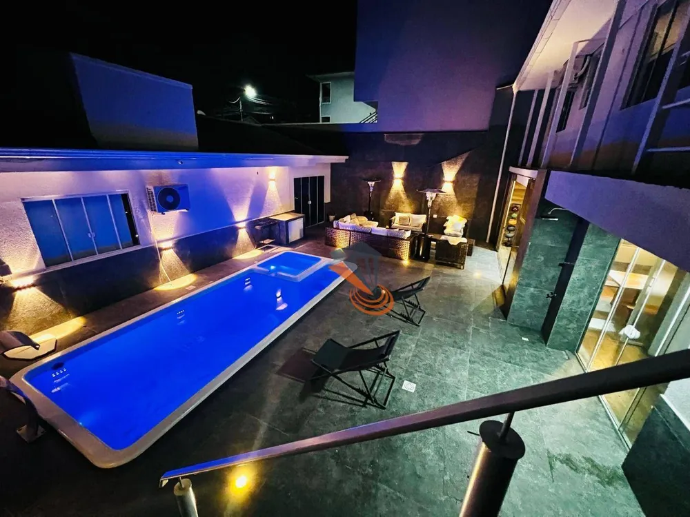 Casa, 4 quartos, 188 m² - Foto 1