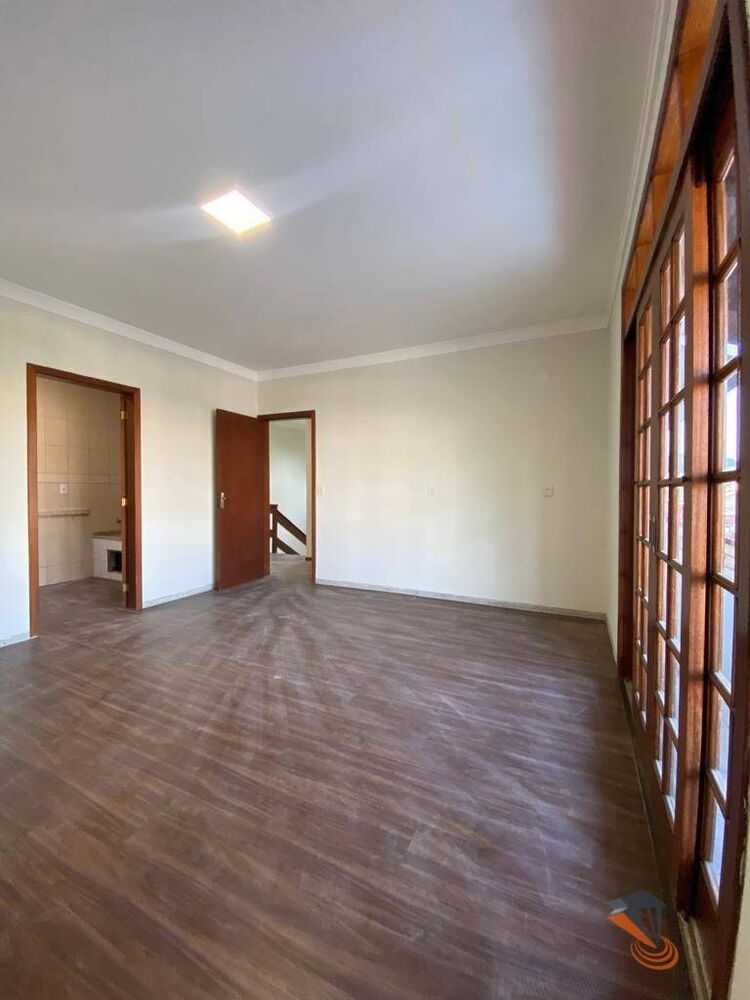 Casa, 3 quartos, 260 m² - Foto 3