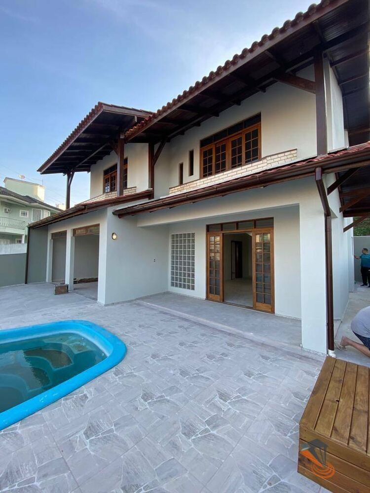 Casa, 3 quartos, 260 m² - Foto 1