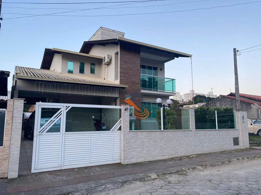 Casa, 3 quartos, 160 m² - Foto 1