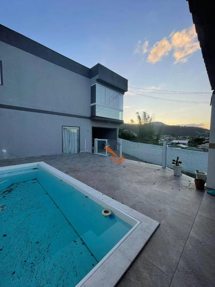 Casa, 5 quartos, 218 m² - Foto 2