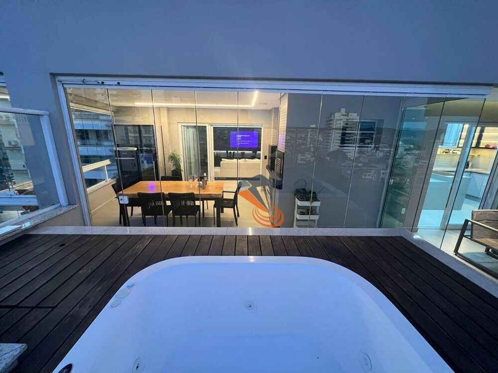 Cobertura à venda com 3 quartos, 215m² - Foto 2