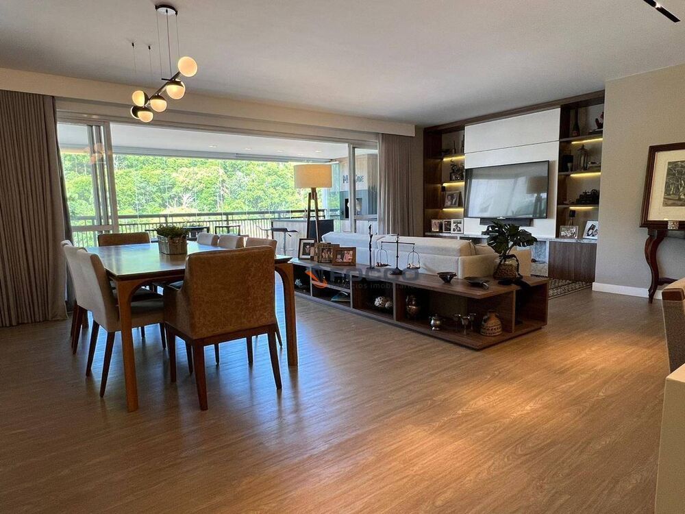 Apartamento, 3 quartos, 211 m² - Foto 2