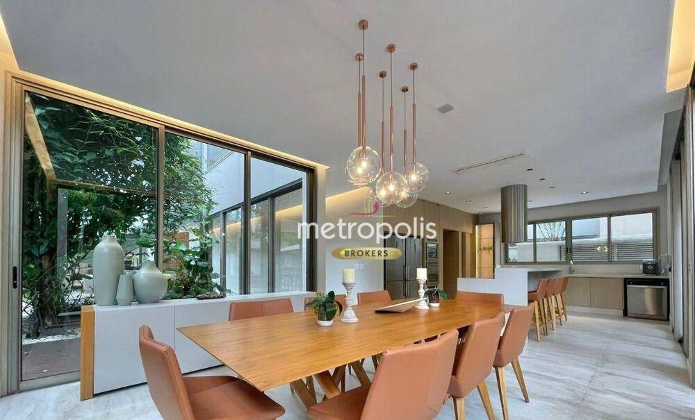 Sobrado à venda com 7 quartos, 570m² - Foto 1