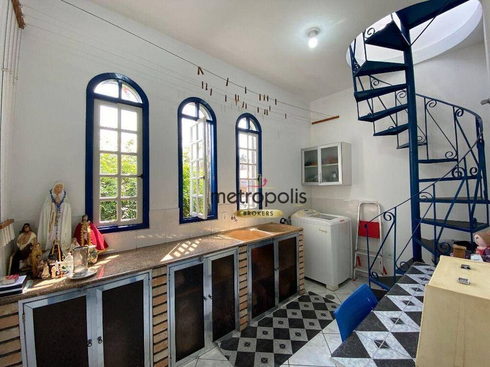 Sobrado à venda com 4 quartos, 283m² - Foto 2