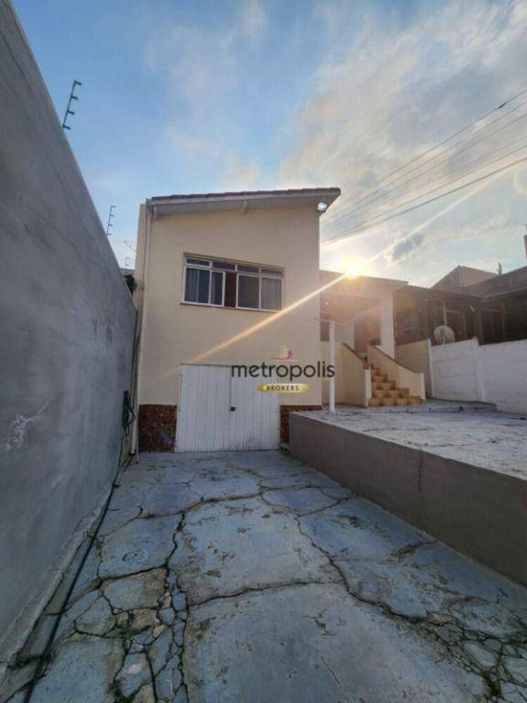 Casa à venda com 3 quartos, 200m² - Foto 1
