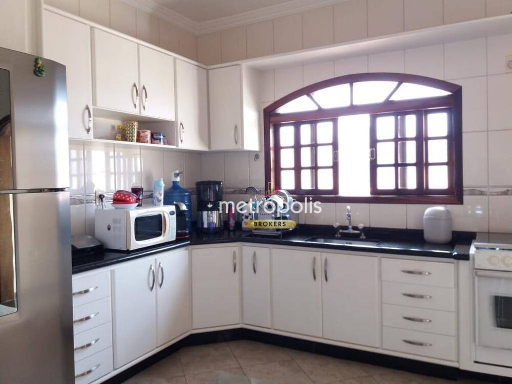 Sobrado, 3 quartos, 347 m² - Foto 1