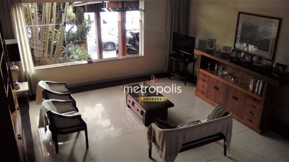 Sobrado, 3 quartos, 330 m² - Foto 1