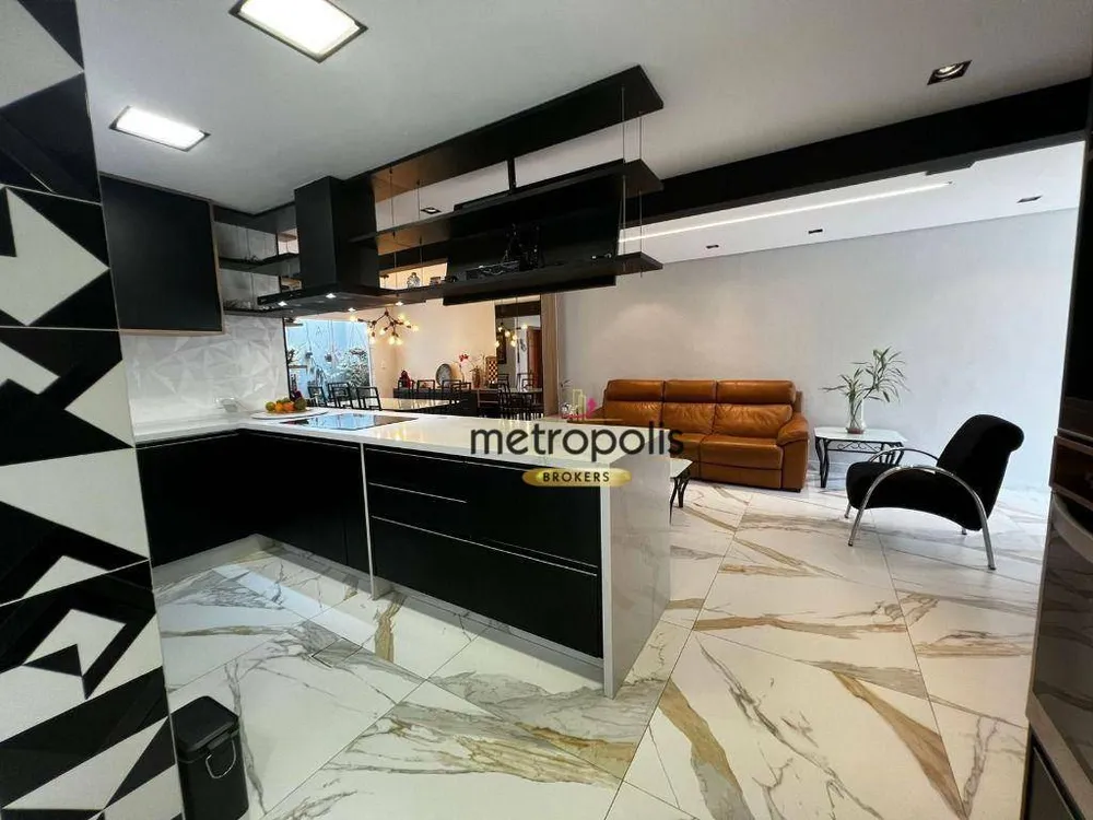 Sobrado, 3 quartos, 208 m² - Foto 1