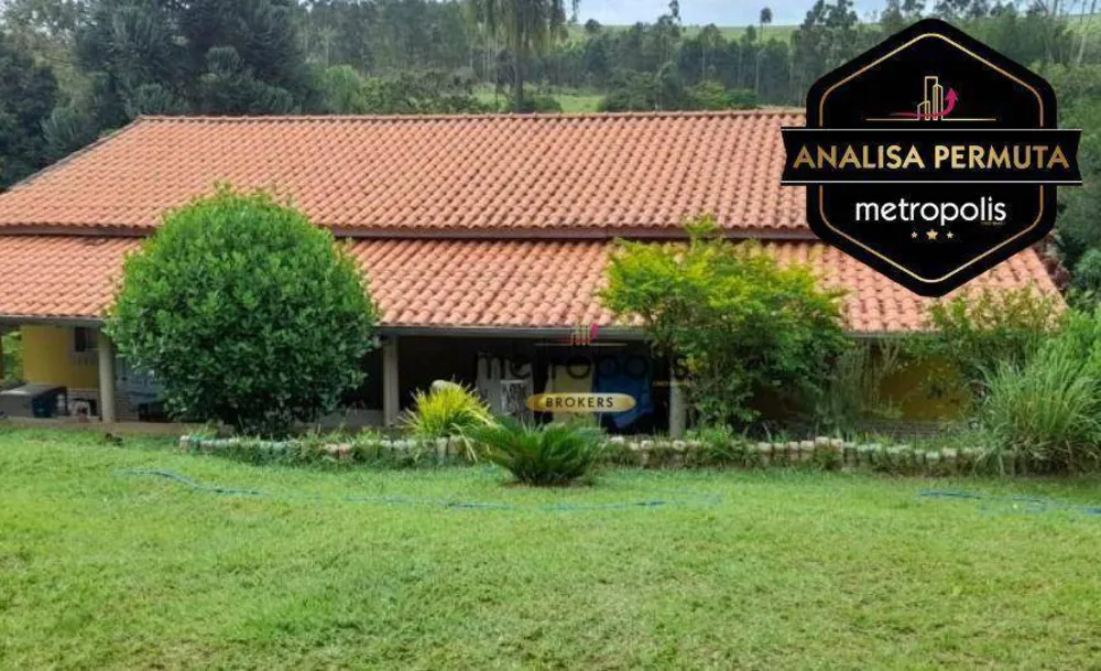 Chácara, 3 quartos, 1580 m² - Foto 1