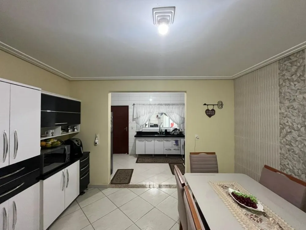 Sobrado, 3 quartos, 199 m² - Foto 2