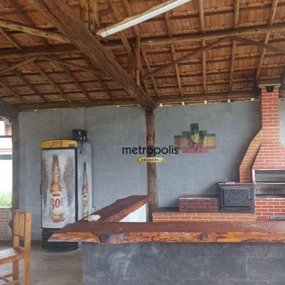 Chácara, 3 quartos, 1400 m² - Foto 1