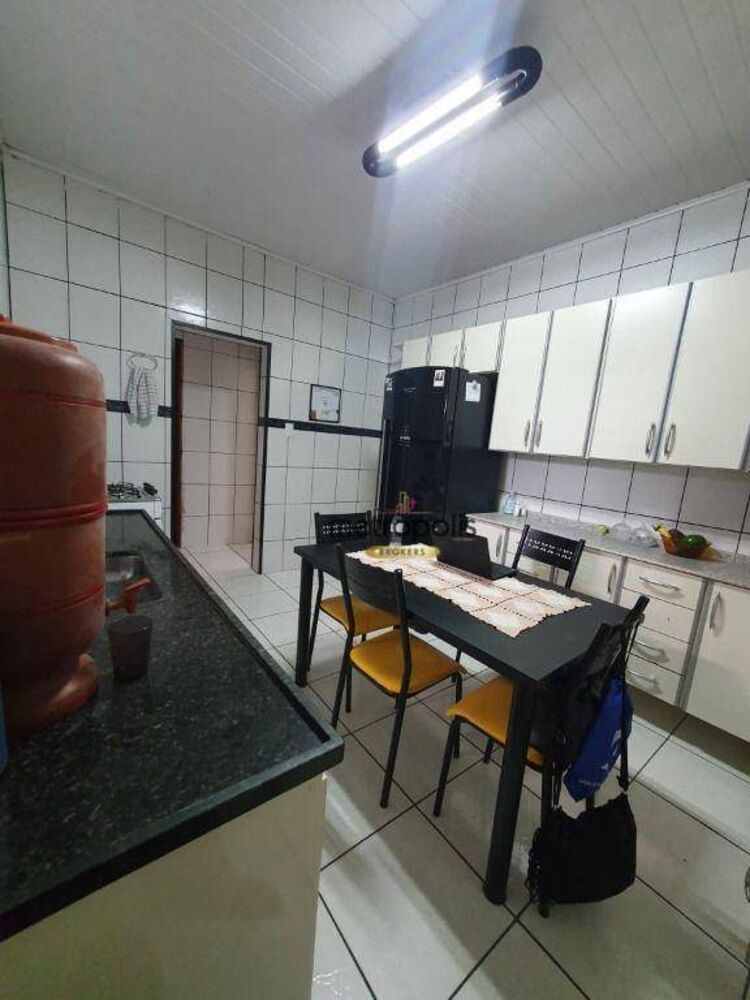 Casa à venda com 1 quarto, 175m² - Foto 1