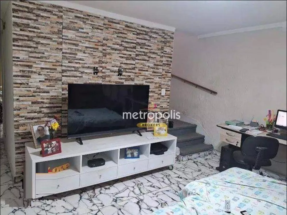 Sobrado à venda com 3 quartos, 232m² - Foto 1