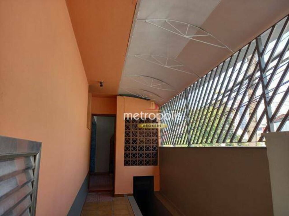 Sobrado à venda e aluguel com 2 quartos, 209m² - Foto 2