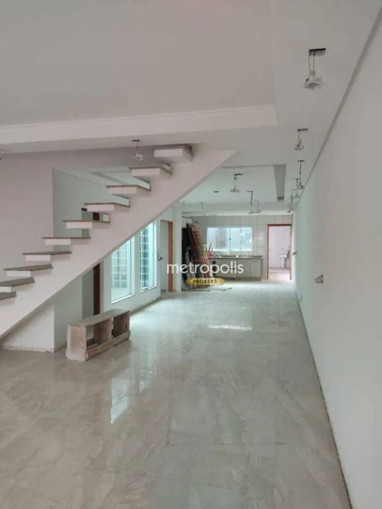 Sobrado, 3 quartos, 250 m² - Foto 1