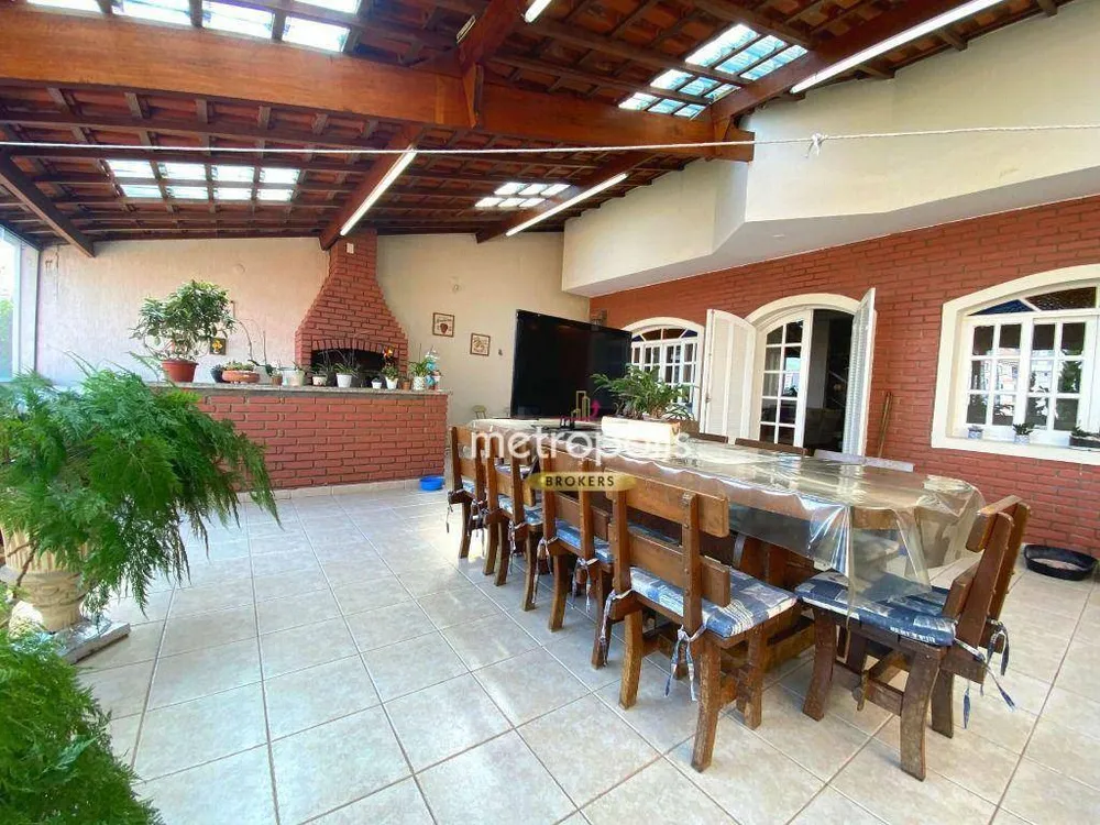 Sobrado, 4 quartos, 298 m² - Foto 1