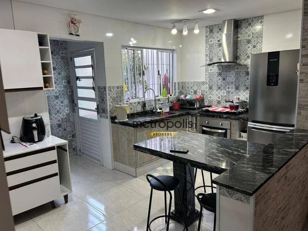 Sobrado, 3 quartos, 196 m² - Foto 1