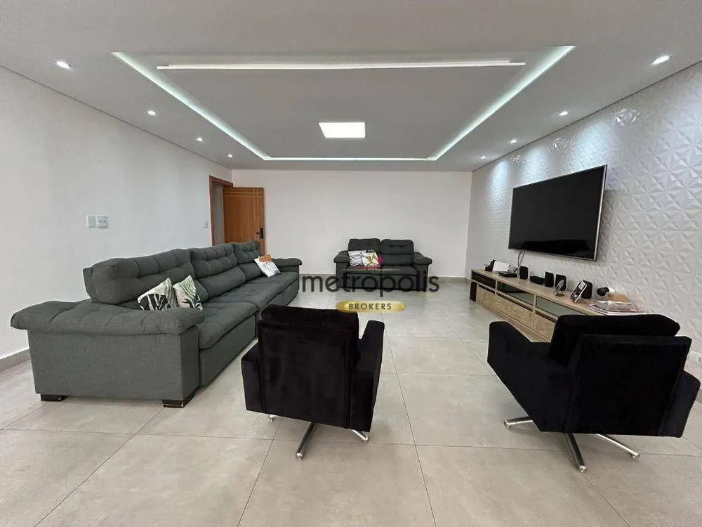 Sobrado, 3 quartos, 377 m² - Foto 1