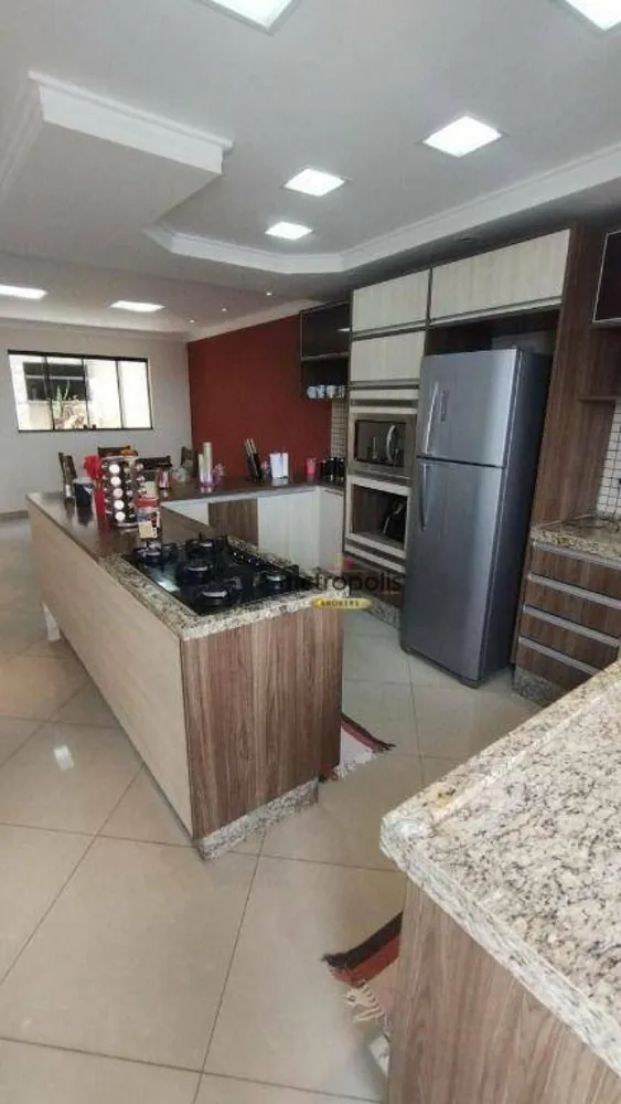 Sobrado, 3 quartos, 256 m² - Foto 1